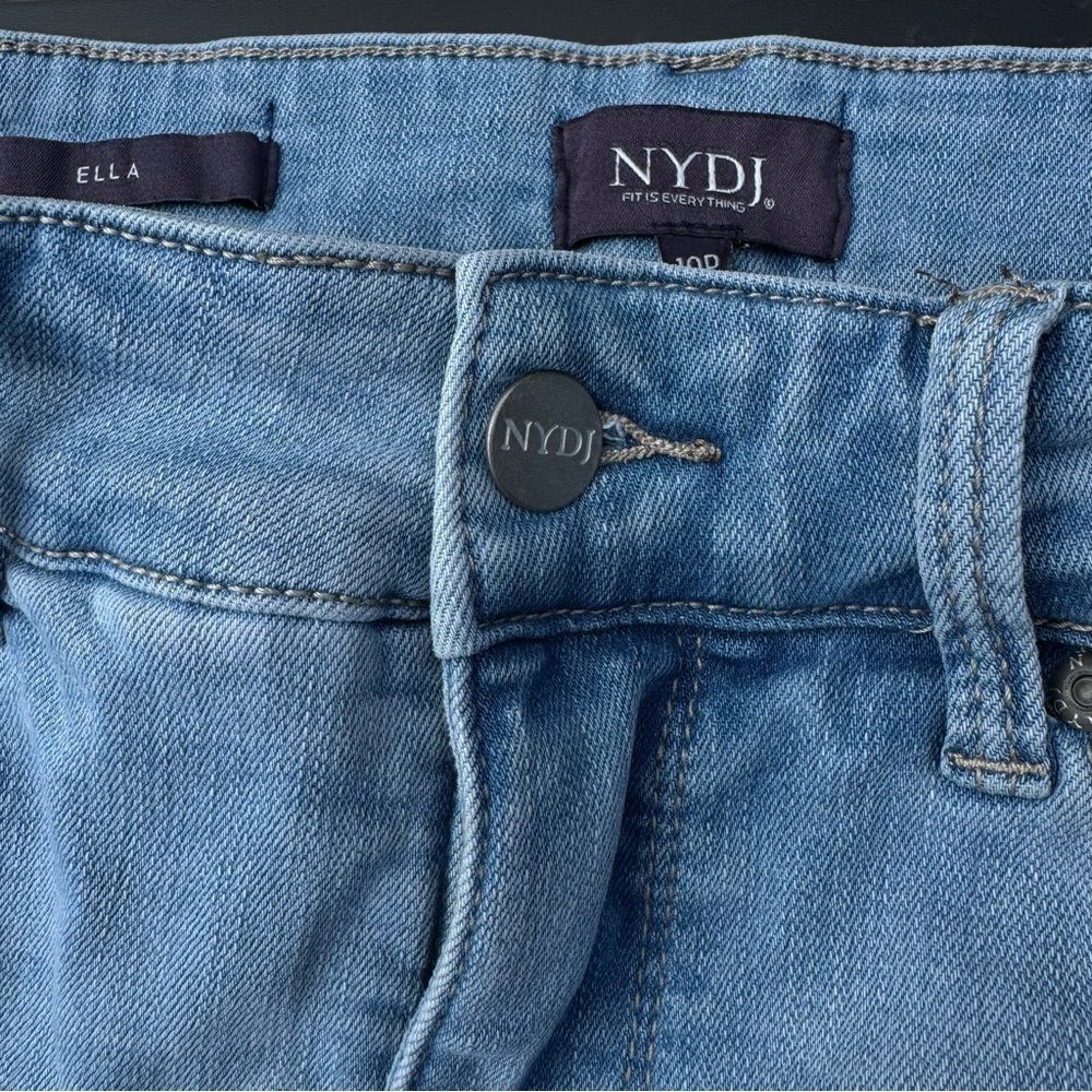 NYDJ Blue Jean Ella Shorts Light Wash Bermuda - Picture 6 of 10